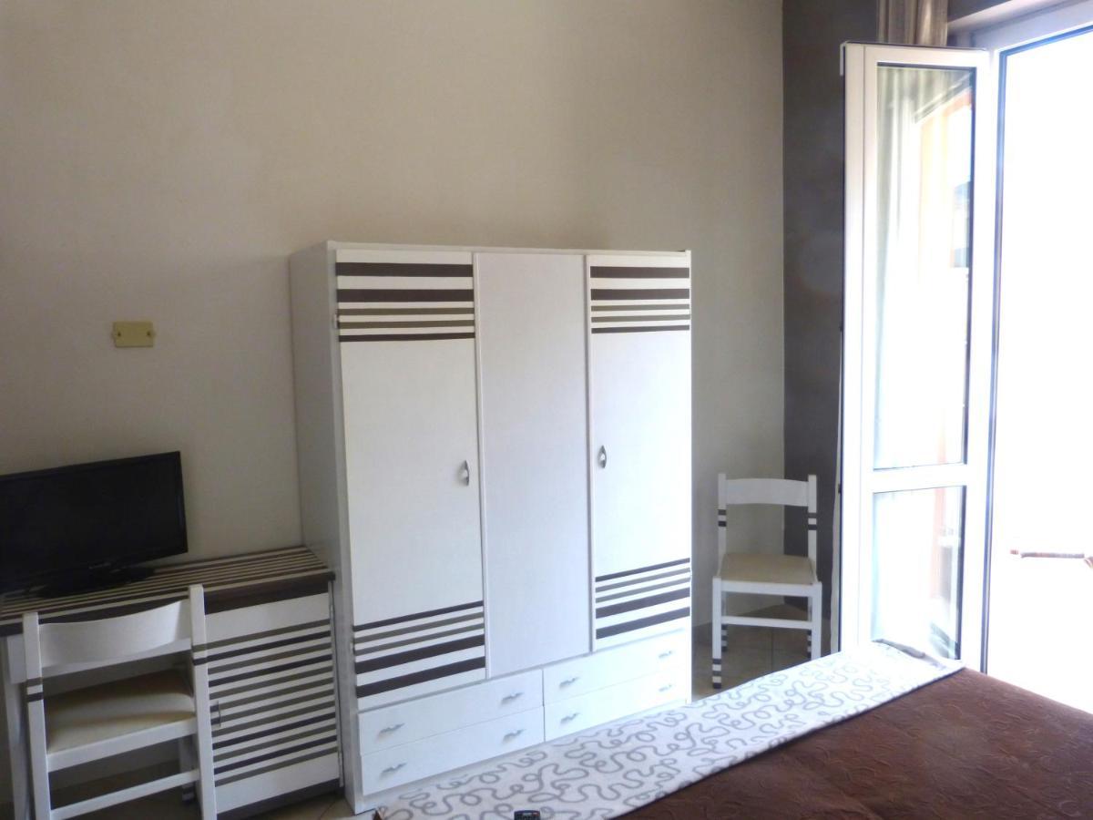 Hotel D'Annunzio กัตตอลิกา ภายนอก รูปภาพ