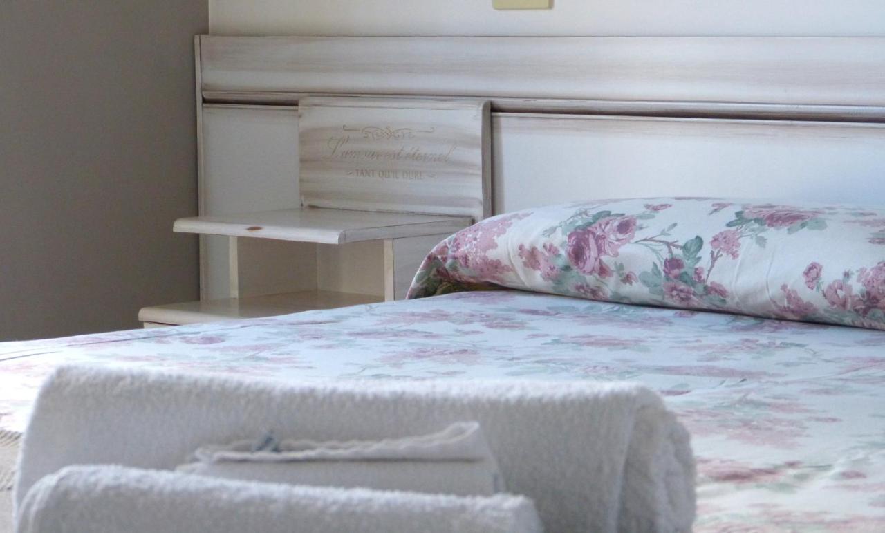 Hotel D'Annunzio กัตตอลิกา ภายนอก รูปภาพ