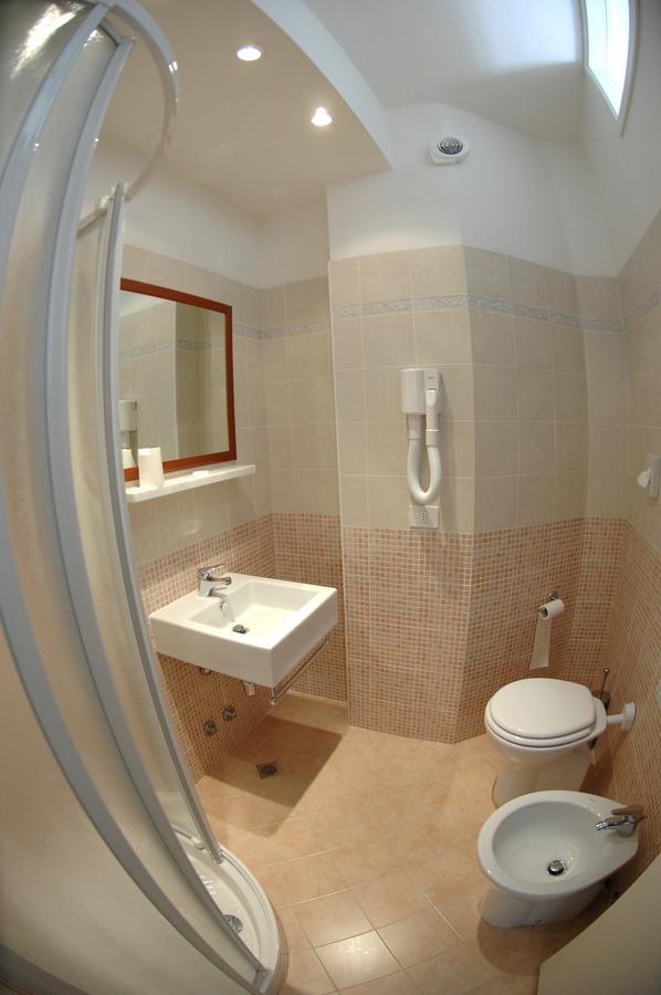 Hotel D'Annunzio กัตตอลิกา ภายนอก รูปภาพ