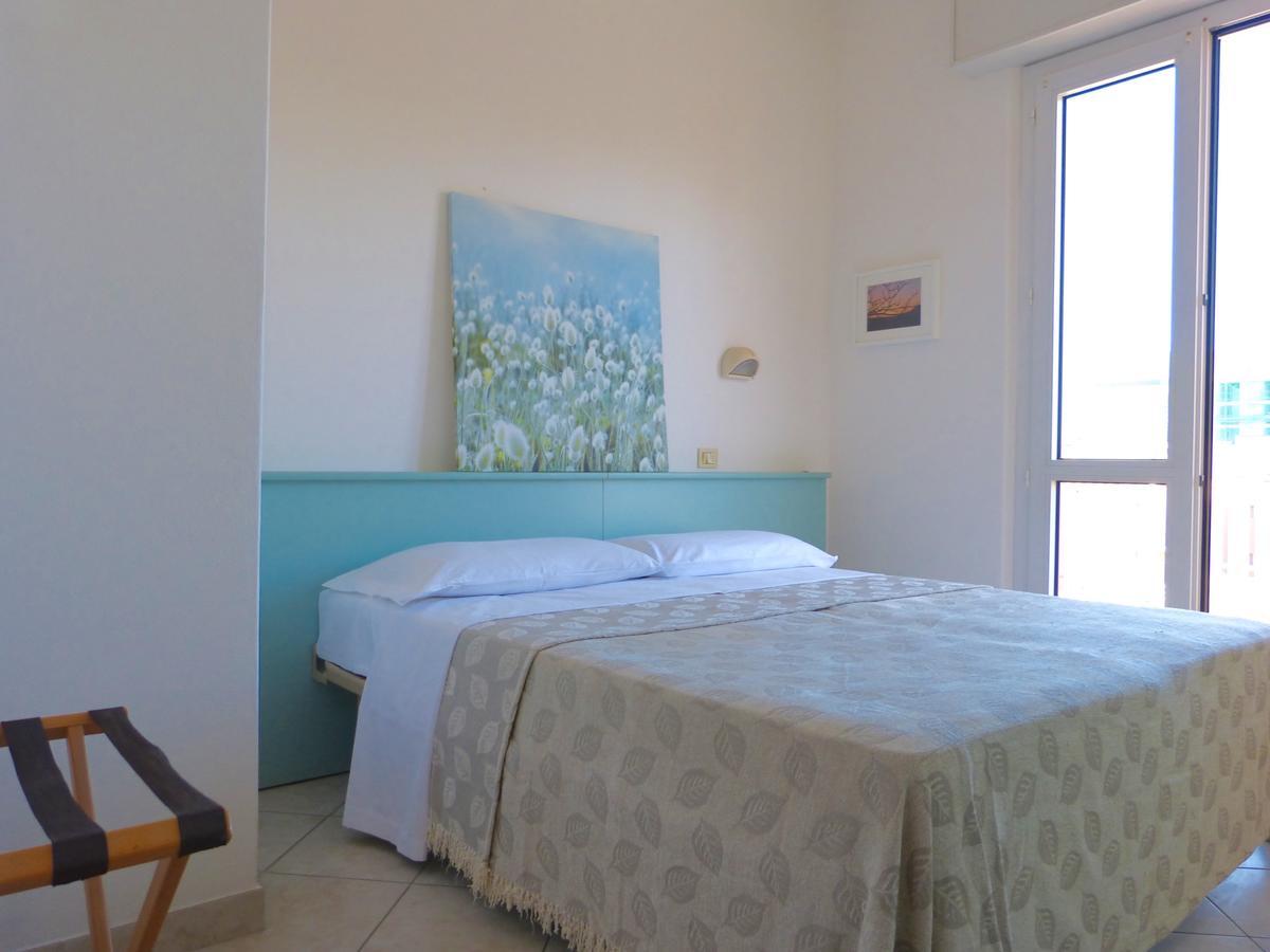 Hotel D'Annunzio กัตตอลิกา ภายนอก รูปภาพ